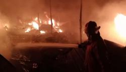 Gudang Limbah Pabrik Sepatu Sukalarang Sukabumi Terbakar Hebat, 1 Jam Baru Padam