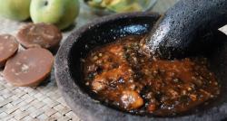5 Cara Membuat Bumbu Rujak yang Enak, Penggemar Pedas Wajib Coba!