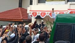 Hakim Jatuhkan Vonis Ringan, Bahar bin Smith Berpeluang Bebas