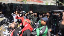 Warga Bandung Berhenti di Jalan dan Khidmat Heningkan Cipta 3 Menit saat Detik-Detik Proklamasi