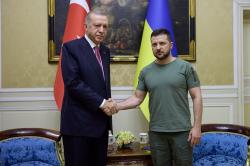 Erdogan Tawarkan Zelensky Bertemu Putin di Turki