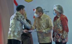 Mentan SYL Serahkan Penghargaan Pertanian kepada Petani dan Pemda