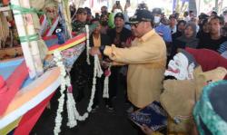 Tradisi Sedekah Laut, Nelayan Kota Tegal Larung 7 Kepala Kerbau