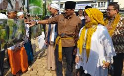 Dibuka Menparekreaf Sandiaga Uno, Pameran Foto Santripreneur di Bogor Merekam Aktivitas Santri