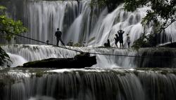 Indahnya Air Terjun Piala Memiliki Pola Bertingkat di Banggai Sulawesi Tengah