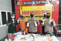 Polresta Yogyakarta Amankan Ratusan Ribu Pil Yarindo