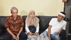 Kisah Kasir Minimarket di Subang Dicampakkan Keluarga, Dikuliahkan Dedi Mulyadi<