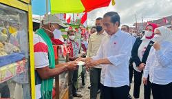 Bantalan Sosial dari Presiden Jokowi Stabilkan Ekonomi Masyarakat Bawah