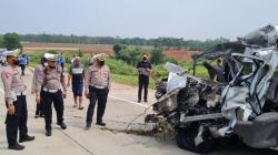 Kecelakaan Maut di Jalan Tol, 7 Penumpang Hiace Tewas di Tempat 