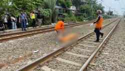 Mengenaskan, Pria Tewas Tertabrak Kereta di Perlintasan Rel Kebon Jeruk
