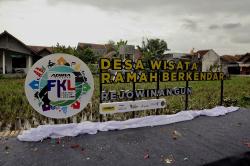 Adira Finance Beri Predikat Desa Wisata Ramah Berkendara kepada Desa Rejowinangun 