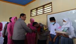 Inspiratif, Polisi di Sukabumi Bangun Sekolah Gratis Hasil Nabung 14 Tahun<