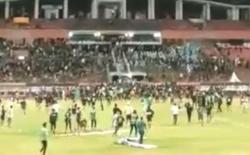Selain Rusak Stadion Gelora Delta, Bonek juga Kepung Pintu Keluar Pemain Persebaya