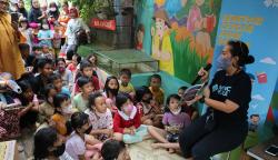 MNC Peduli Sambangi Taman Bacaan Jembatan Lima Tambora