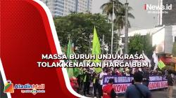 Massa Buruh Tolak Kenaikan Harga BBM di Patung Kuda, Polisi Kembali Pasang Pagar Beton dan Kawat Berduri