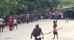 Surat Panggilan Kedua Dilayangkan KPK, Rumah Lukas Enembe Masih Dijaga Ketat Massa
