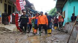 Pascabanjir Pameungpeuk Garut, Alat Berat Diturunkan Bersihkan Material Lumpur<