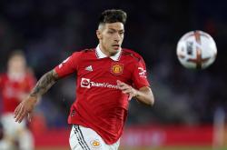 Lisandro Martinez Diejek Terlalu Kecil di Liga Inggris, Bek Man United Beri Respons Berkelas