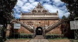 Menjelajahi Keindahan Keraton Tamansari Jogja, Ada Masjid Bawah Tanah dan Danau Buatan<