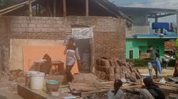 Kondisinya Miring dan Ancam Keselamatan Warga, 1 Rumah di Cibiuk Garut Dirobohkan
