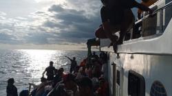 KM Eno Karang Terbakar di Laut Aru, 98 Penumpang Diselamatkan Petugas SAR Gabungan