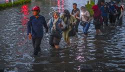 Jakarta Tergenang Air, Mampang hingga Fatmawati Macet