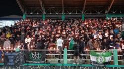  Duka Tragedi Kanjuruhan, Ribuan Suporter Persiku dan Persikaba Gelar Doa Bersama<