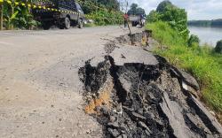 Dihantam Luapan Sungai Musi, Jalan di Tebing Tinggi Empat Lawang Terputus