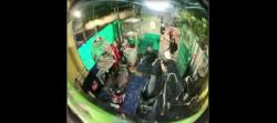 Viral Video Sekelompok Remaja Serang Rumah Warga dengan Batu, Busur Panah, dan Sajam<