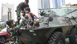 Defile Pasukan dan Alutsista Meriahkan HUT ke-77 TNI 