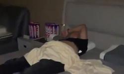 Viral Pria Ini Tertidur Pulas di Kasur Display Toko, Setelah Bangun Langsung Bayar Rp40 Juta