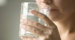 Minum Air Mineral Berdampak pada Kesehatan? Dokter Ungkap Faktanya