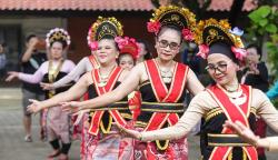 Gelaran Tari Yapong Bertajuk 