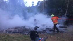 Ditinggal Pemilik Kunjungi Keluarga, Rumah di Solok Selatan Ludes Dilalap Api<