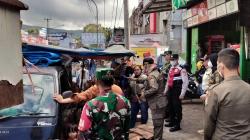 Tetap Membandel, PKL di Lembang KBB Ditertibkan, Pedagang Sempat Menolak<