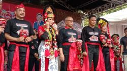 Miris, Oknum Satpol PP di Indramayu Halau Wartawan saat Liput Tari Topeng<