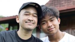 11 Artis yang Punya Anak Angkat, Nomor 8 Korban Tsunami
