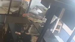 Terekam CCTV, Pelanggan Curi HP Karyawan Ayam Geprek saat Padamkan Api Kebakaran di Dapur