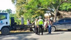 Pemotor Tewas Kecelakaan di Pidie Jaya, Tubuhnya Tersangkut di Kap Mobil hingga Terseret