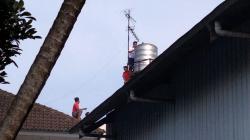 Heboh, Pria Ditemukan Tewas Dalam Toren Air di Sukasari Bandung<