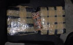 Petugas Bandara Palembang Temukan 2 Kg Ganja dalam Paket Kemplang Tujuan Jakarra <