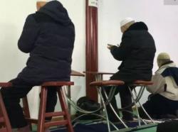 Tata Cara Shalat Duduk di Kursi, Hukum dan Ketentuannya Sesuai Syariat