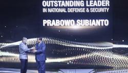 Menhan Prabowo Raih Penghargaan Indonesia Awards 2022