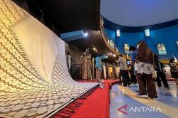 Keraton Yogyakarta dan Kadipaten Pakualaman Pamerkan Koleksi Batik di Taman Pintar <