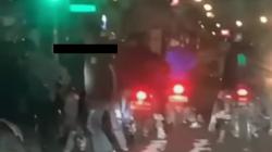 Brutal, Geng Motor Bersenjata Parang Keroyok Pengendara di Jalan Riau Bandung