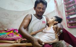 Pengorbanan Ayah di Indramayu Jual Rumah demi Obati Anak Diduga Gizi Buruk<