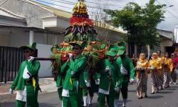 HUT ke-188 Temanggung, Kirab Budaya Ruwat Bumi Parakan Usung Gunungan dan 1.000 Tumpeng