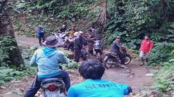Seberangi Jembatan Gantung, Petani Gula Aren di Cianjur Terpeleset lalu Hanyut
