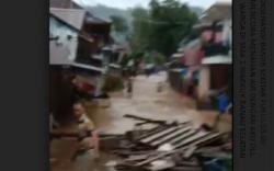 Banjir Bandang Terjang OKU Selatan, Jembatan hingga Rumah Warga Rusak 