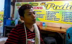 Kisah Zaenal Mustofa, Pernah Tidur Beralas Kardus Kini Jadi Bos Warung Nasi Goreng